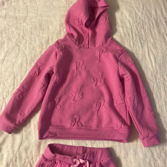 Christmas sale! Barbie Pink Kids Matching Set - Picture 2 of 7